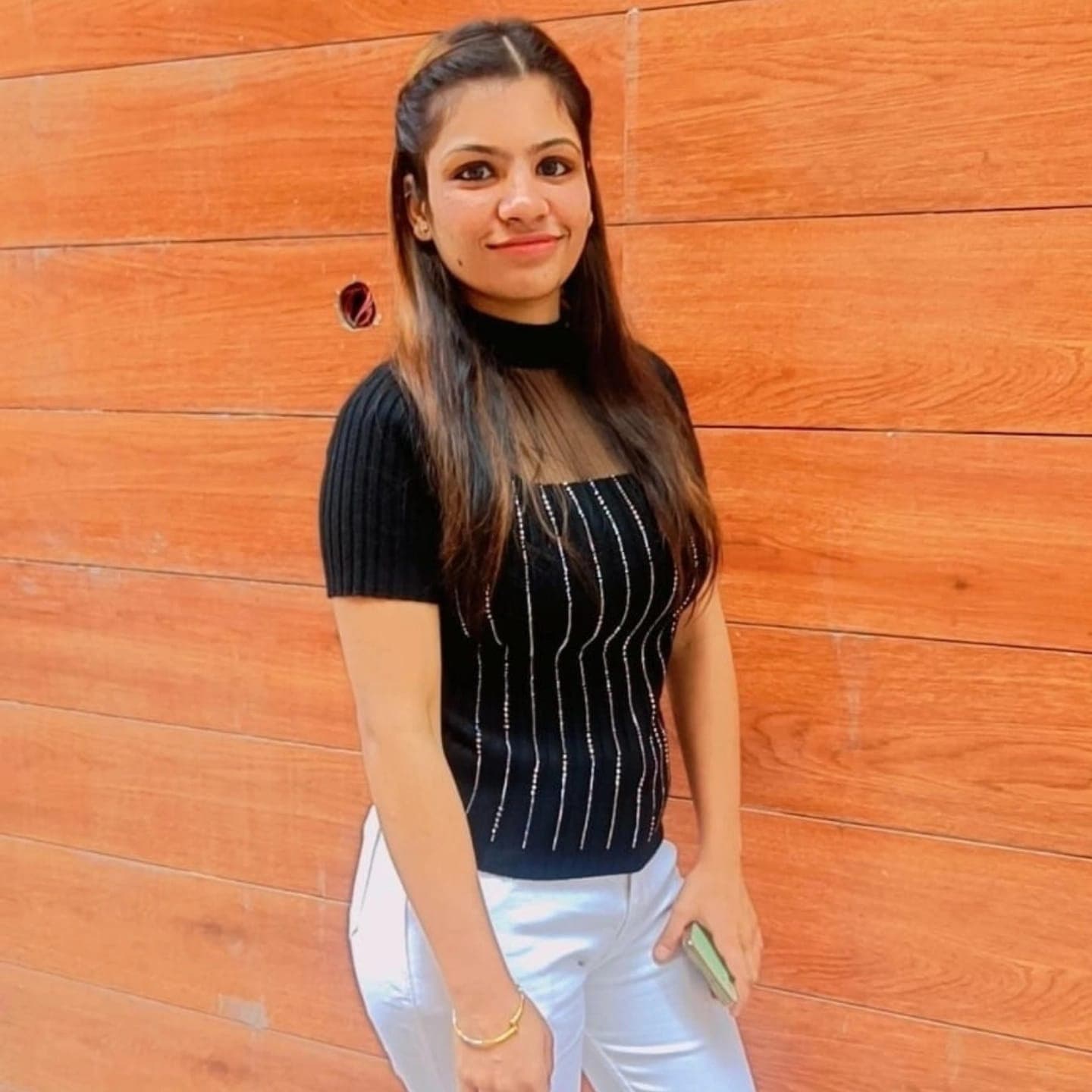 Vanshika, Sales Head